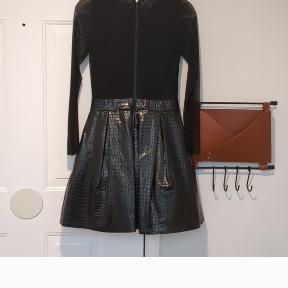 Alice + Olivia Black Croc-Embossed Dress - Picture 6 of 6